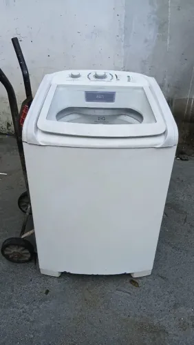 Vendo maquina de lava 15 kilos valor 750 reais