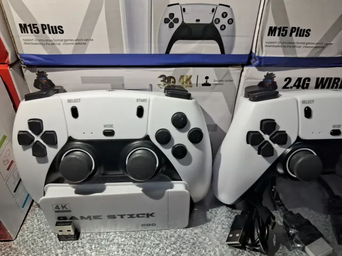 GAMER STICK M15 PRO 4K 64GB HDMI COM 2 CONTROLES SEM FIO + 20 MIL JOGOS. 