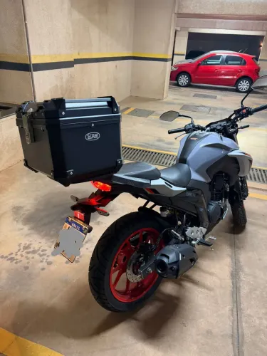 FZ 25 novinha