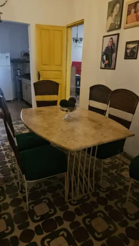 Mesa de jantar com pé de ferro dobrado + 6 cadeiras