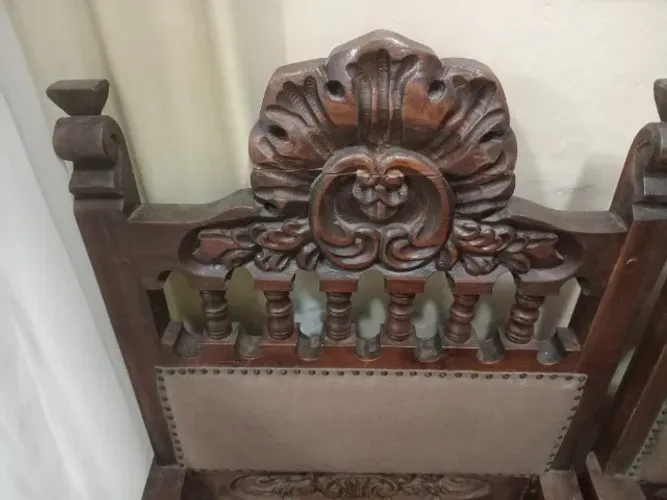 Conjunto de Sofá Colonial com 3 lugares e com 3 poltronas