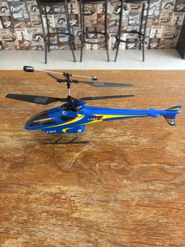 Helicóptero de controle remoto E-Sky Lama V4