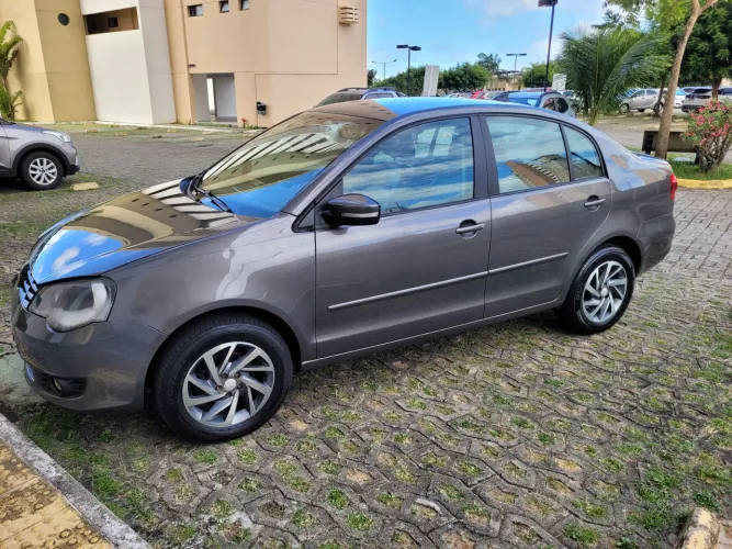 Volkswagen Polo Sed. Comfort. 1.6 MI Tot. Flex 8V 2012