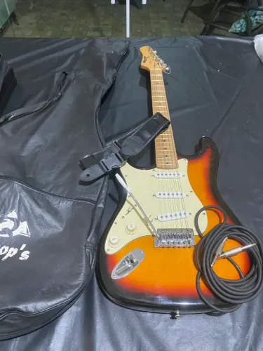 Guitarra Lauren Stratocaster Canhoto