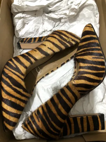 Vendo Scarpin de couro zebra