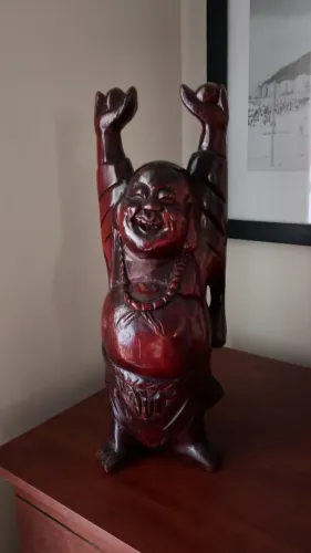 Buda de madeira de lei comprado na Tailândia altura 28 cm 