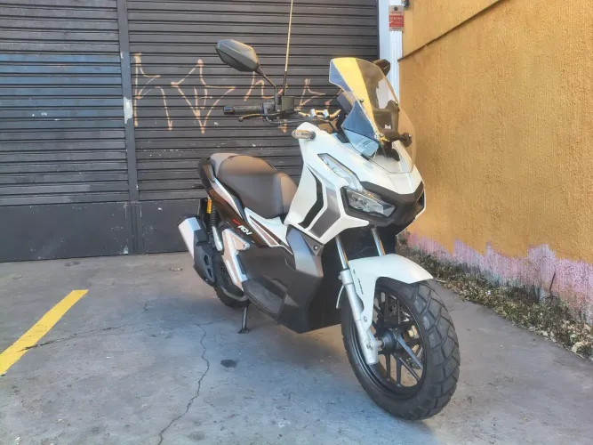 Honda ADV 150 - MUITO NOVA!!!