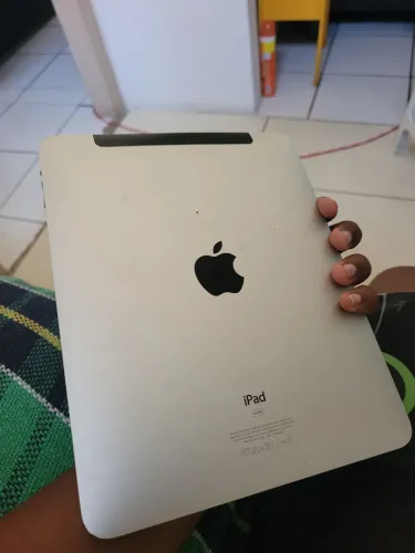 Ipad A1337 COM DEFEITO PARA TIRAR PEÇAS leiam o anúncio pelo amor de Jesus cristo