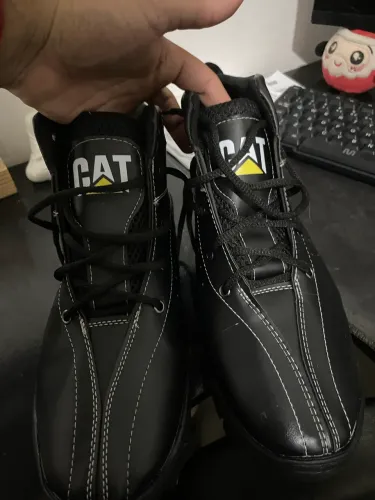 Bota para trilha nova