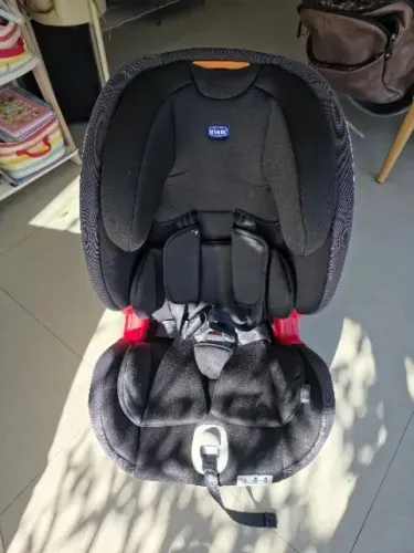 Cadeirinha Infantil Auto Chicco Youniverse Fix (9 a 36kg) - Seminova e Completa