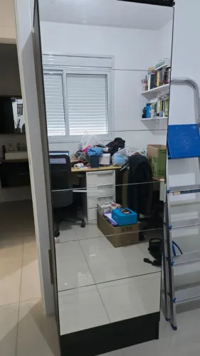 Sapateira e cabeceira de cama de casal