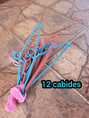 12 cabides 