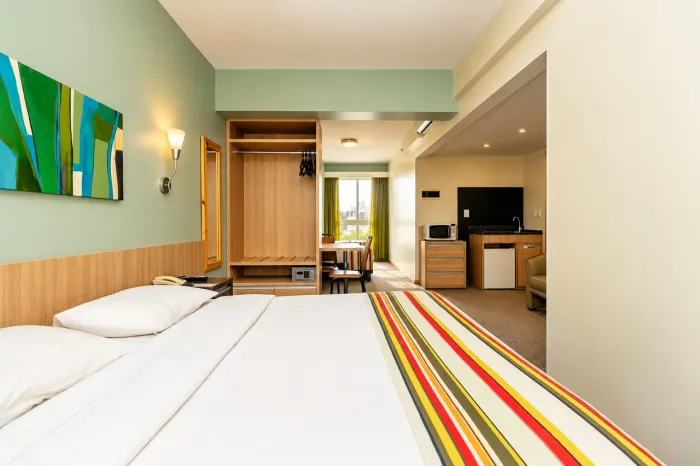 FLAT 2 QUARTOS INTEGRADOS, ANDAR ALTO, MOBILIADO