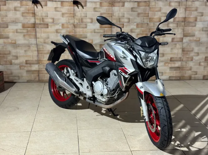 HONDA CB250F 2021 - Apenas 23 mil km!