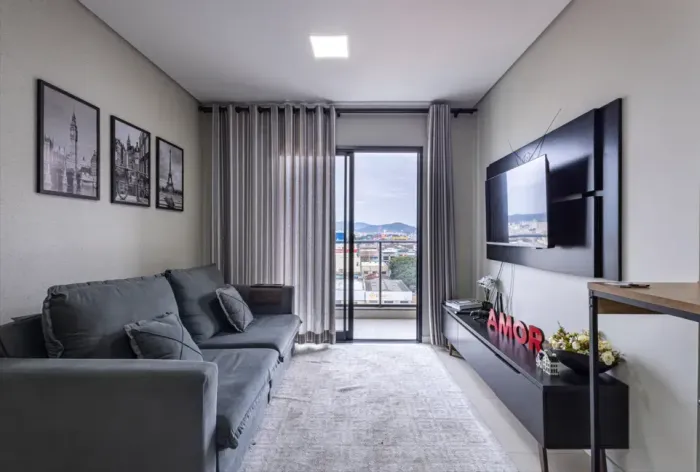 Apartamento para aluguel com 90 metros quadrados com 2 quartos