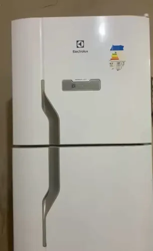 Geladeira Electrolux 260L