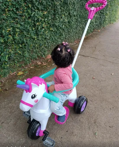 Triciclo Infantil Menina com Empurrador e Pedal Unicórnio Fantasy 