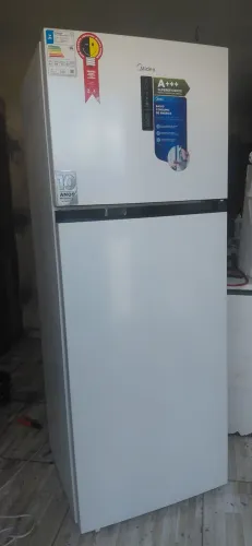 Geladeira Midea estado de nova