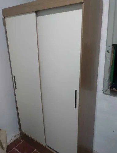 Roupeiro Duas Portas, Design Moderno.