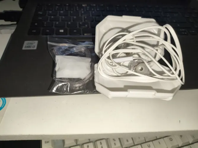 Fone qkz branco
