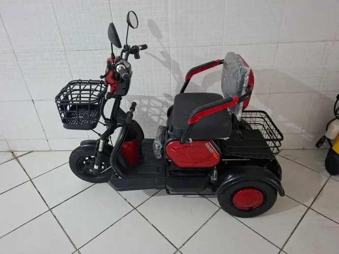 Triciclo elétrico