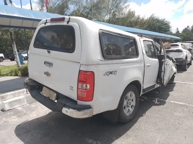 Capota de fibra S10