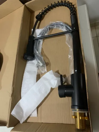 Torneira flexível preta