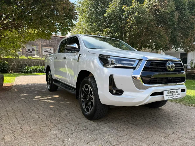 Toyota Hilux CD SRX 4X4 2.8 TDI 16V Diesel Aut. 2024