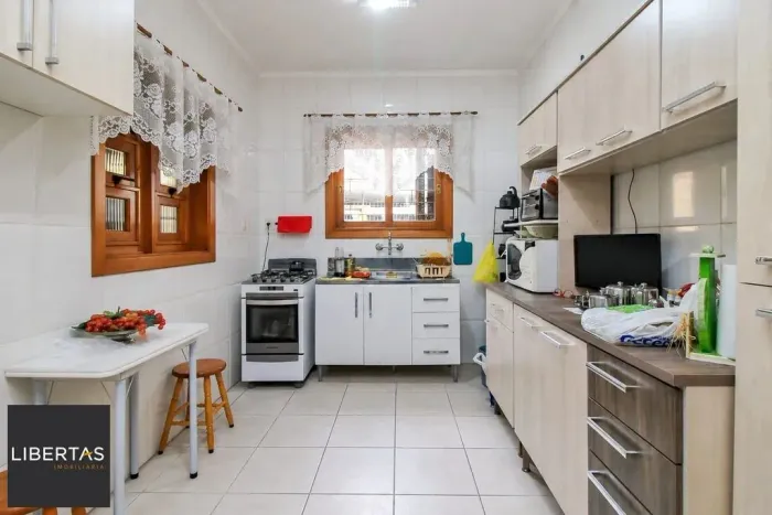 Casa 3 dormitórios à venda Santa Cecília Porto Alegre/RS
