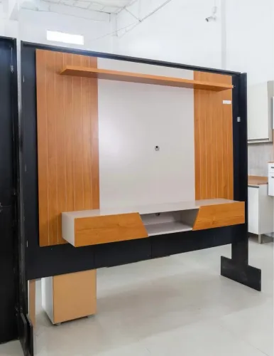 Painel Santiago Permobili, ideal para TVs até 72 Polegadas - Entrega Imediata;