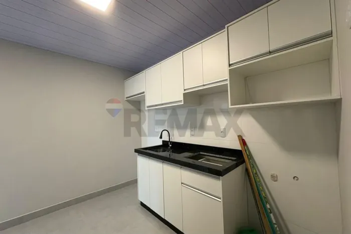 KITNET PARA LOCAÇÃO ANUAL NO CENTRO DE BALNEÁRIO CAMBORIÚ