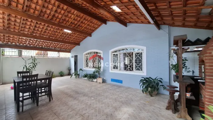 Casa em Rua Venezuela - Guilhermina - Praia Grande/SP