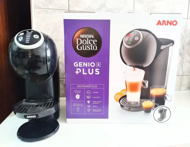 Máquina de Café expresso Dolce Gusto Gênio Plus