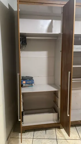 Guarda roupa 6 portas