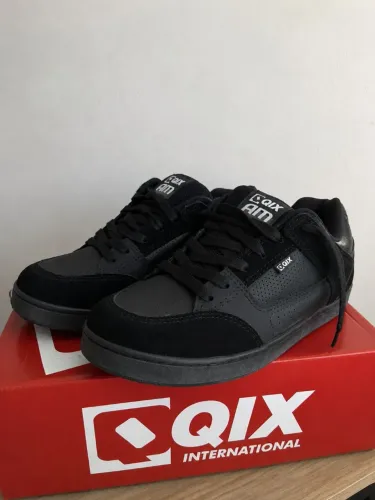 Tênis Qix preto