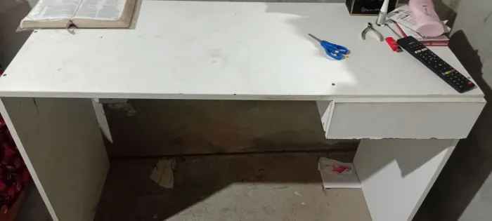 Vendo escrivaninha de estudo 