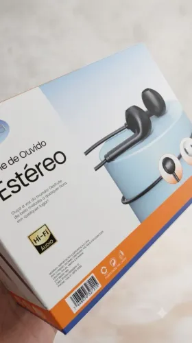 Fone de Ouvido Estéreo Para Tablet Ou Celular Android e iPhone - P2 - Som HD Com Cabo