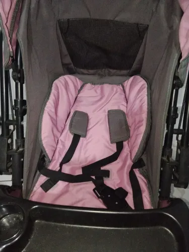 Vendo carrinho de bebê