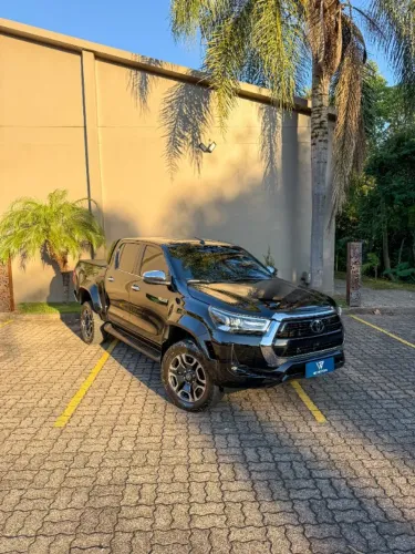 Toyota Hilux CD SRX Plus 4X4 2.8 TDI Die. Aut. 2025