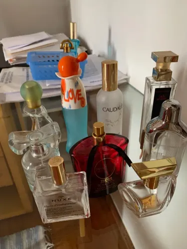 Lote de vidros de perfumes vazios