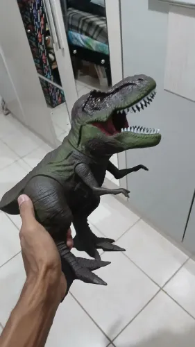 Dinossauro T-rex Ataca