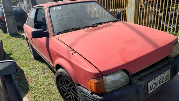 Escort sucata
