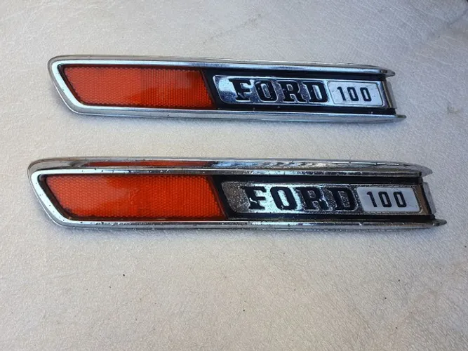 Pick up Ford f100 Emblema capo usado original