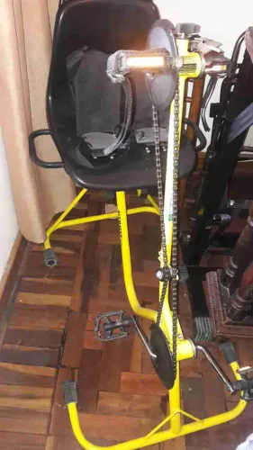 Bicicleta fisio p/exercicios pes bracos cadeirante