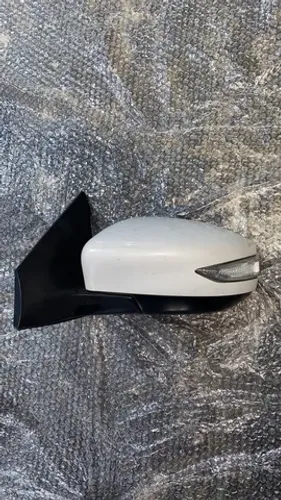 Retrovisor esquerdo Nissan Sentra 2016