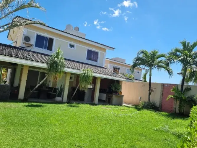 Casa Duplex em Condomínio com 3 suítes e varanda - Coité, Eusébio