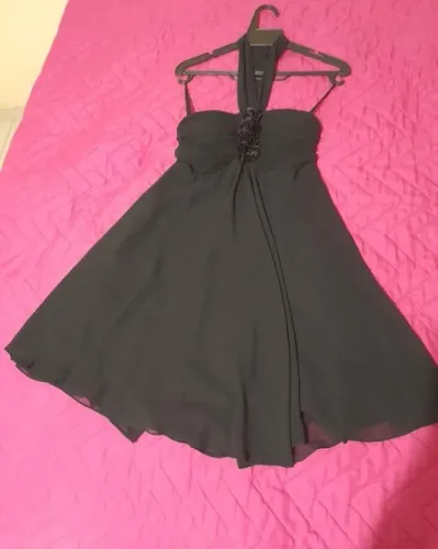 Vestido preto romântico