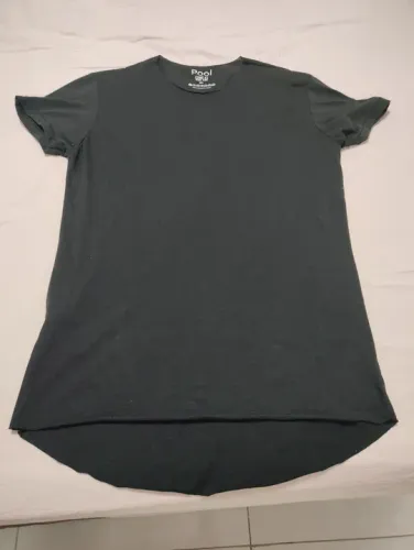 Camiseta preta básica Pool