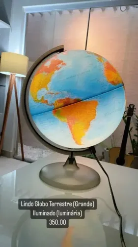 Lindo Globo terrestre iluminado 