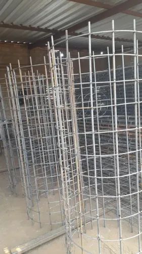 Ferragens sob-medida para construção.